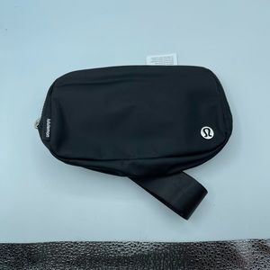 lululemon everywhere belt bag